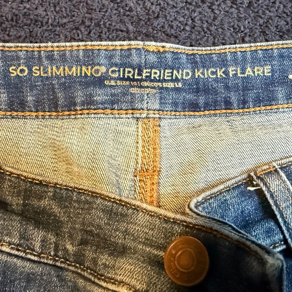 Chico's So Slimming Girlfriend Fray Hem Kick Flare Jean - Size 10 (Chico's 1.5) - Picture 2 of 3